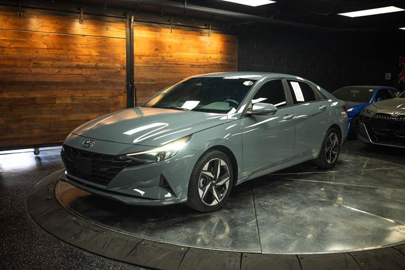 Used 2023 Hyundai Elantra SEL w/ Convenience Package FWD image 2