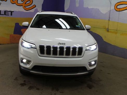 Used 2019 Jeep Cherokee Limited AWD/4WD image 3