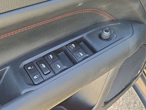 Used 2024 Jeep Compass Trailhawk image 23