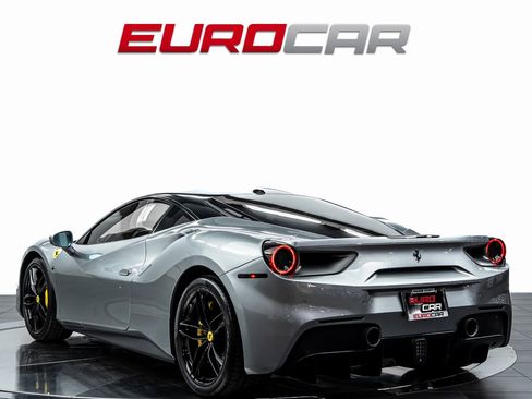 Used 2018 Ferrari 488 GTB image 3