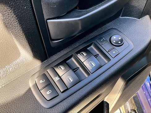 Used 2017 RAM 1500 Express image 34