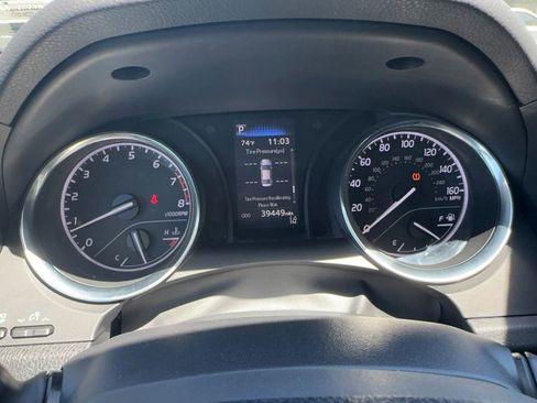 Used 2020 Toyota Camry SE FWD image 11