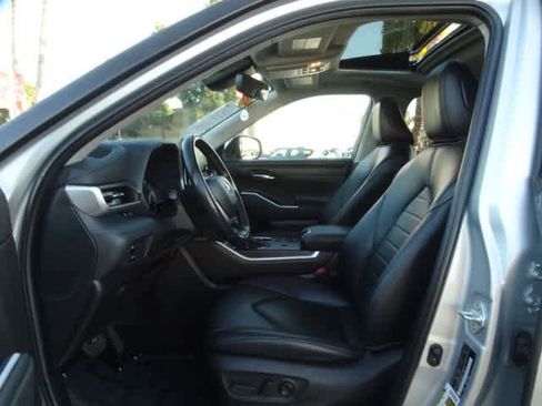 Certified 2022 Toyota Highlander XLE image 17