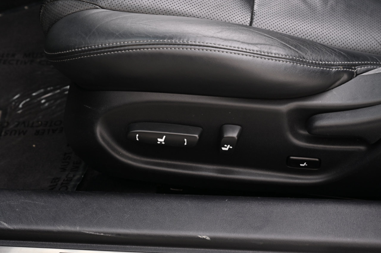 Used 2012 Lexus IS 350C w/ Luxury Pkg RWD image 32