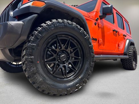 Used 2023 Jeep Wrangler Unlimited Sport w/ Sun And Sound Package AWD/4WD image 25