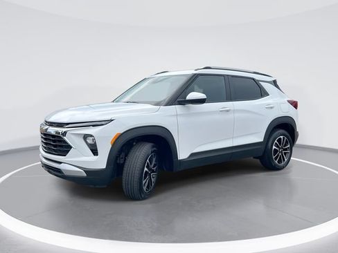 Used 2025 Chevrolet TrailBlazer LT AWD/4WD image 1