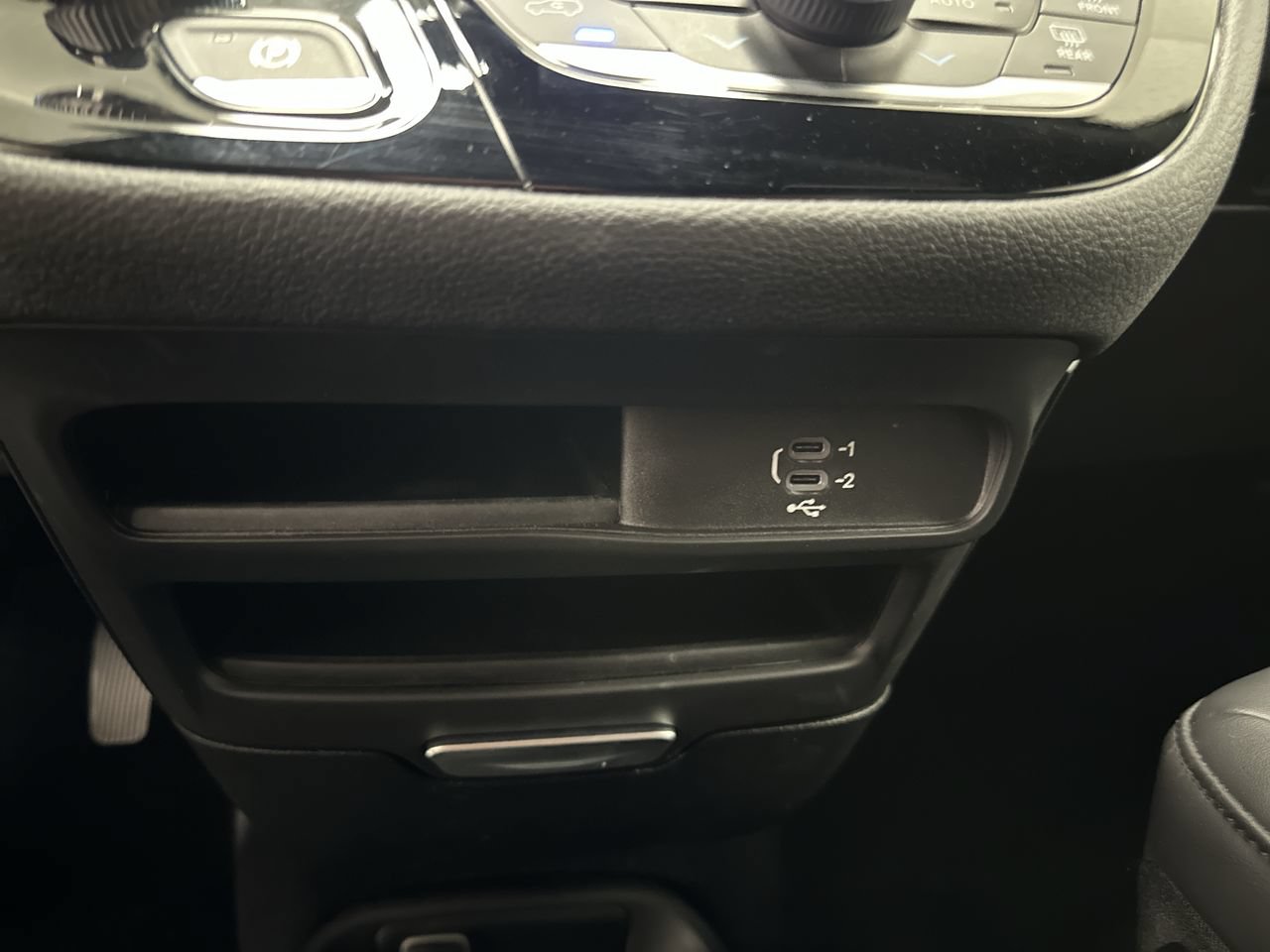 Used 2026 Chrysler Pacifica Select AWD/4WD image 53