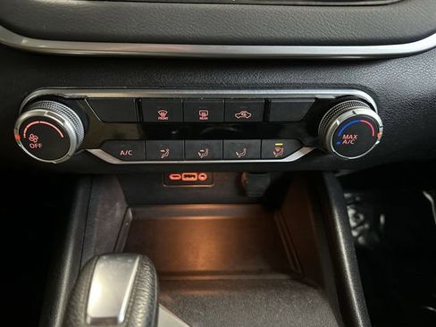 Used 2022 Nissan Altima 2.5 SV image 17