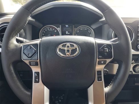Certified 2022 Toyota Tacoma SR5 image 19