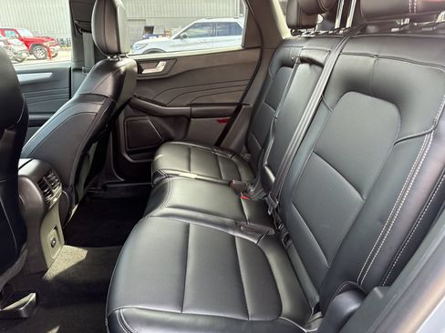 Certified 2025 Ford Escape Platinum FWD image 21