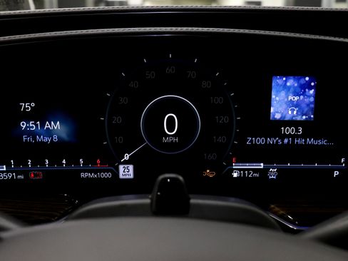 Used 2023 Cadillac Escalade ESV Premium Luxury AWD/4WD image 34