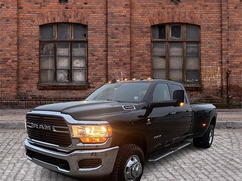 Used 2019 RAM 3500 Big Horn image 2