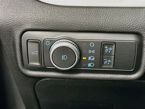 Used 2021 Ford Explorer XLT w/ Equipment Group 202A AWD/4WD image 17