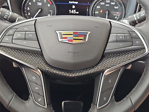 New 2026 Cadillac XT5 Sportv w/ LPO, Floor Liner Package AWD/4WD image 17