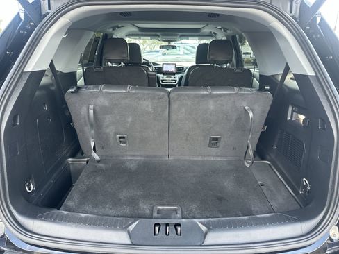 Used 2023 Ford Explorer XLT w/ Equipment Group 202A image 33