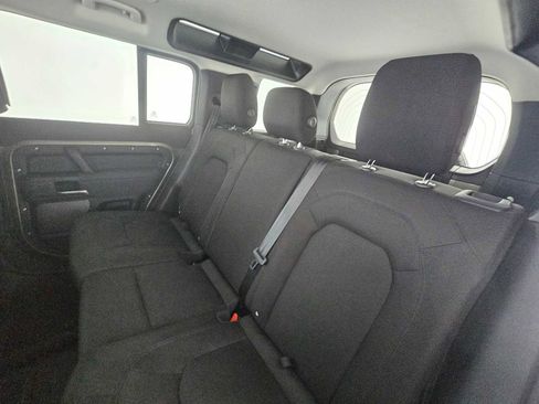 Used 2023 Land Rover Defender 110 image 17
