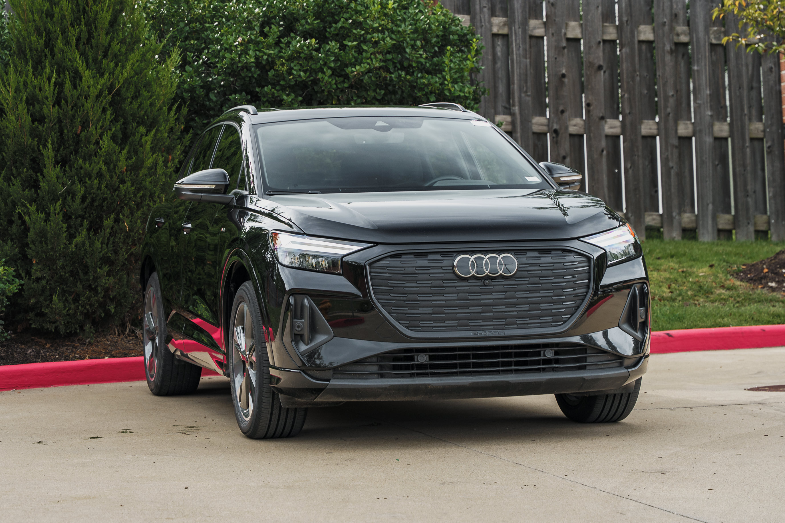 Used 2024 Audi Q4 e-tron Premium Plus w/ Premium Plus AWD/4WD image 2
