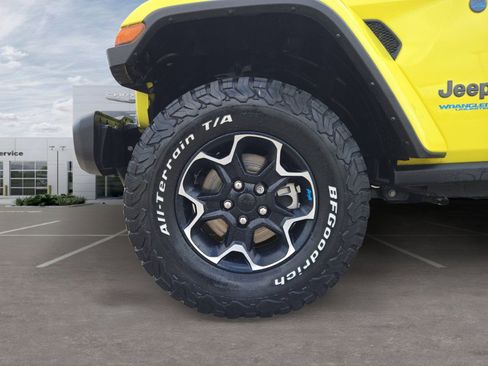 Used 2022 Jeep Wrangler Unlimited Rubicon 4xe w/ Cold Weather Group AWD/4WD image 10