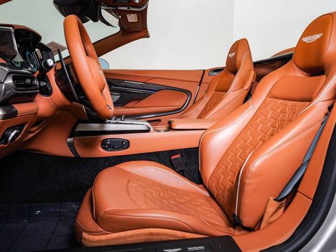 Used 2026 Aston Martin Vanquish Convertible RWD image 24