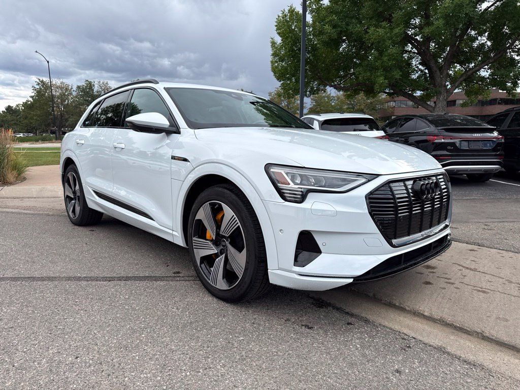 Used 2023 Audi e-tron Premium Plus w/ Premium Plus Package AWD/4WD image 7