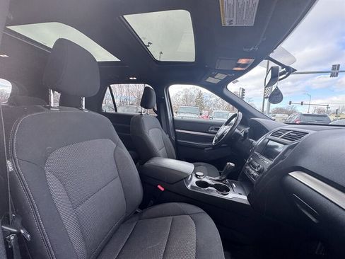 Used 2019 Ford Explorer XLT w/ Equipment Group 201A image 15