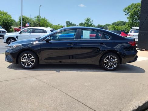 Used 2023 Kia Forte LXS FWD image 8