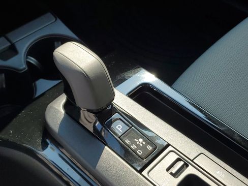 Certified 2025 Toyota Prius LE FWD image 30