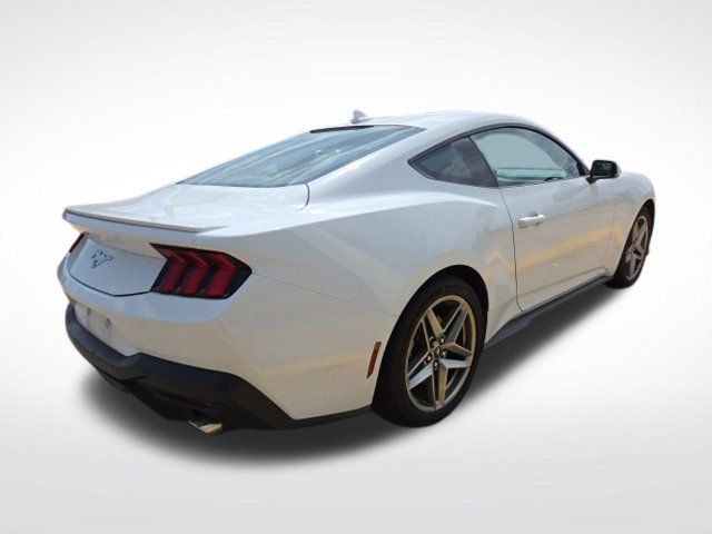 Used 2025 Ford Mustang Coupe RWD image 9