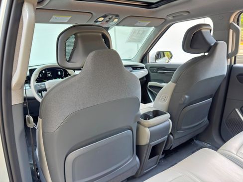 Used 2024 Kia EV9 Wind AWD/4WD image 35