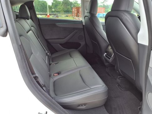 Used 2026 Tesla Model Y 2WD image 23