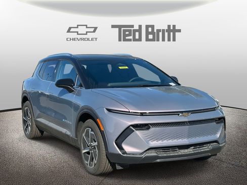 New 2026 Chevrolet Equinox EV LT image 3