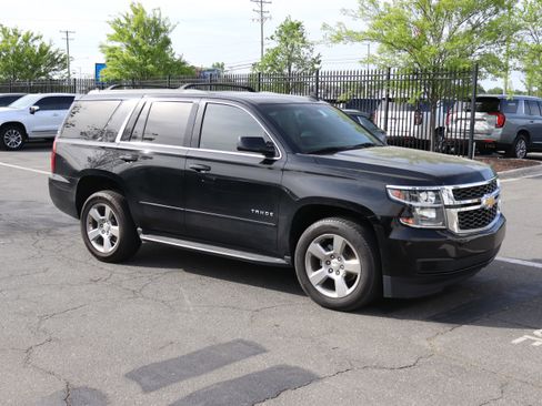 Used 2018 Chevrolet Tahoe LS w/ All-Season Package image 13
