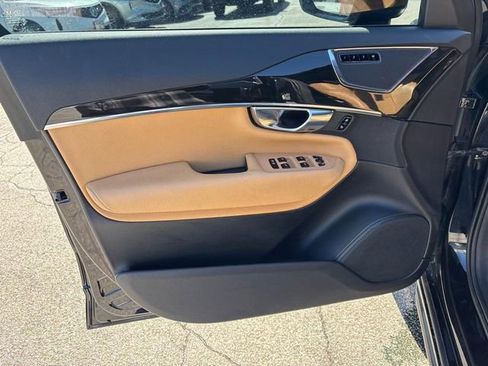 Used 2018 Volvo XC90 T6 Momentum w/ Convenience Package image 10