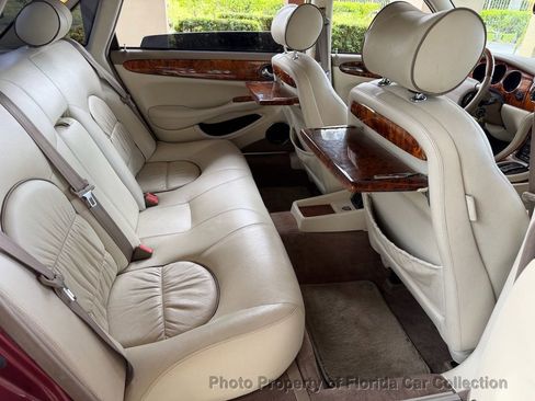 Used 1999 Jaguar XJ8 L RWD image 11