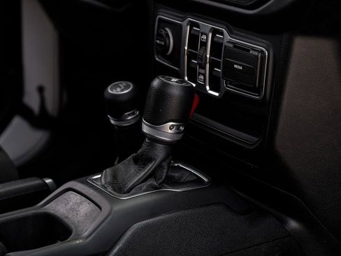 Used 2021 Jeep Wrangler Unlimited Sport image 32