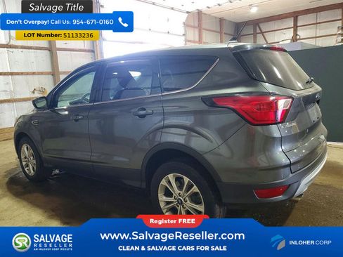 Used 2019 Ford Escape SE FWD image 3