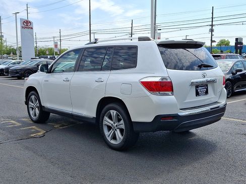 Used 2012 Toyota Highlander Limited w/ Tow Pkg AWD/4WD image 4