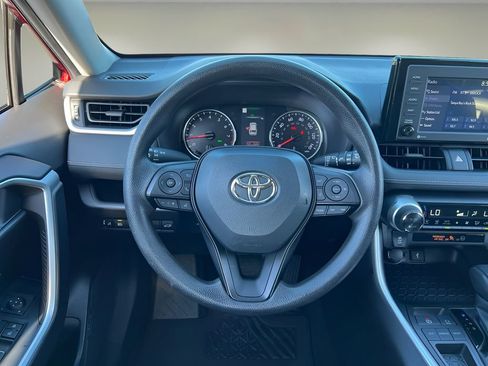 Certified 2022 Toyota RAV4 XLE w/ Convenience Package FWD image 14