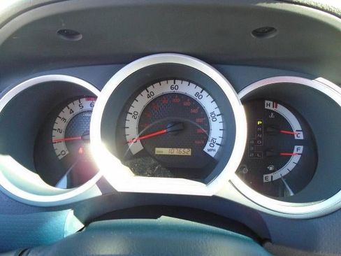 Used 2015 Toyota Tacoma 4x4 Double Cab w/ TRD Sport Package image 7