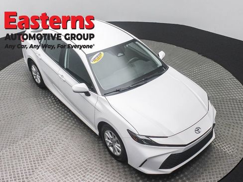 Used 2025 Toyota Camry LE FWD image 3