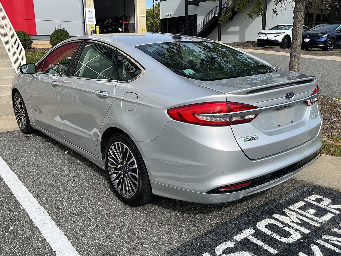 Used 2017 Ford Fusion Energi Titanium FWD image 4
