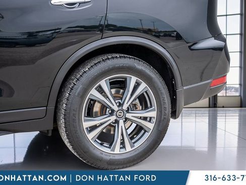 Used 2019 Nissan Rogue SV w/ Premium Package FWD image 41