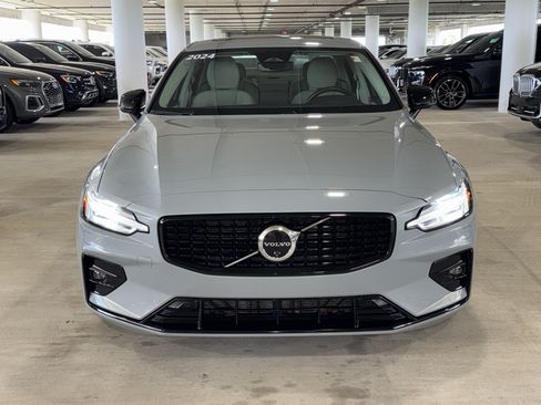 Used 2024 Volvo S60 B5 Plus w/ Climate Package FWD image 3