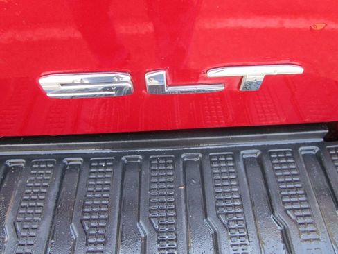 Used 2024 GMC Sierra 1500 SLT w/ SLT Premium Plus Package AWD/4WD image 17