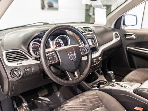 Used 2018 Dodge Journey SE FWD image 18