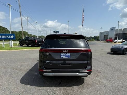 Used 2024 Kia Carnival EX FWD image 5