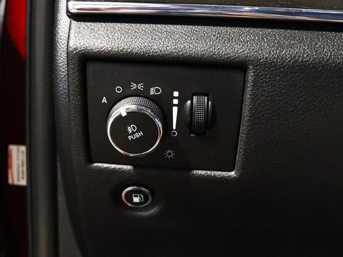 Used 2017 Jeep Grand Cherokee Limited w/ Luxury Group II AWD/4WD image 22