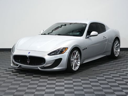 Used 2015 Maserati GranTurismo Sport image 3