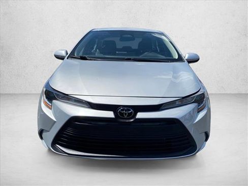 Used 2024 Toyota Corolla LE FWD image 2