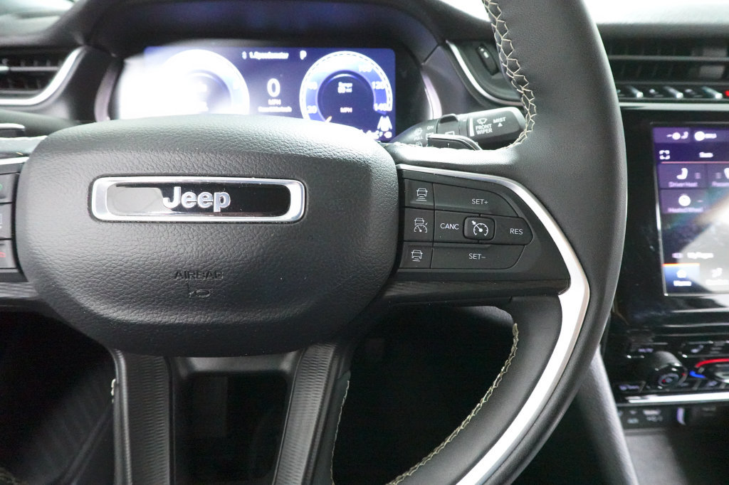 Used 2024 Jeep Grand Cherokee L Laredo AWD/4WD image 14
